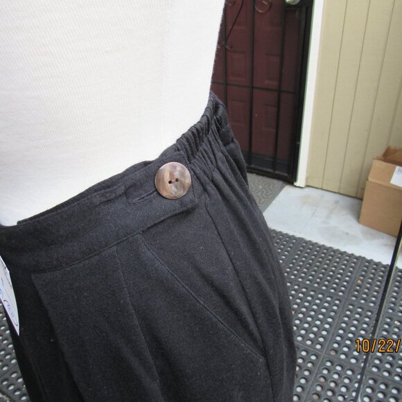 #523 WOMEN'S 100% WOOL BLACK SHORT BY HARPER GREER (SIZE 14) - Picture 3 of 3